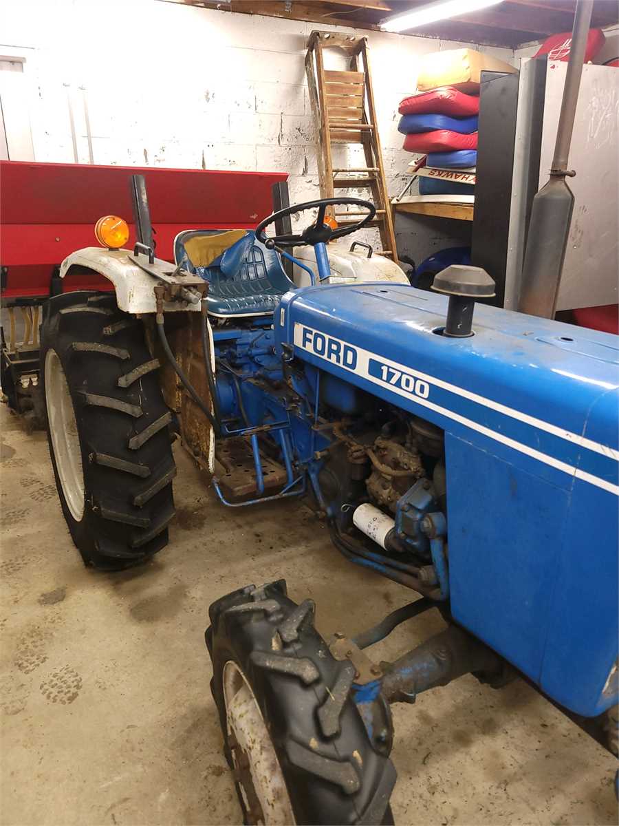 1981 Ford 1700 Tractor Online Government Auctions of Government Surplus |  Municibid