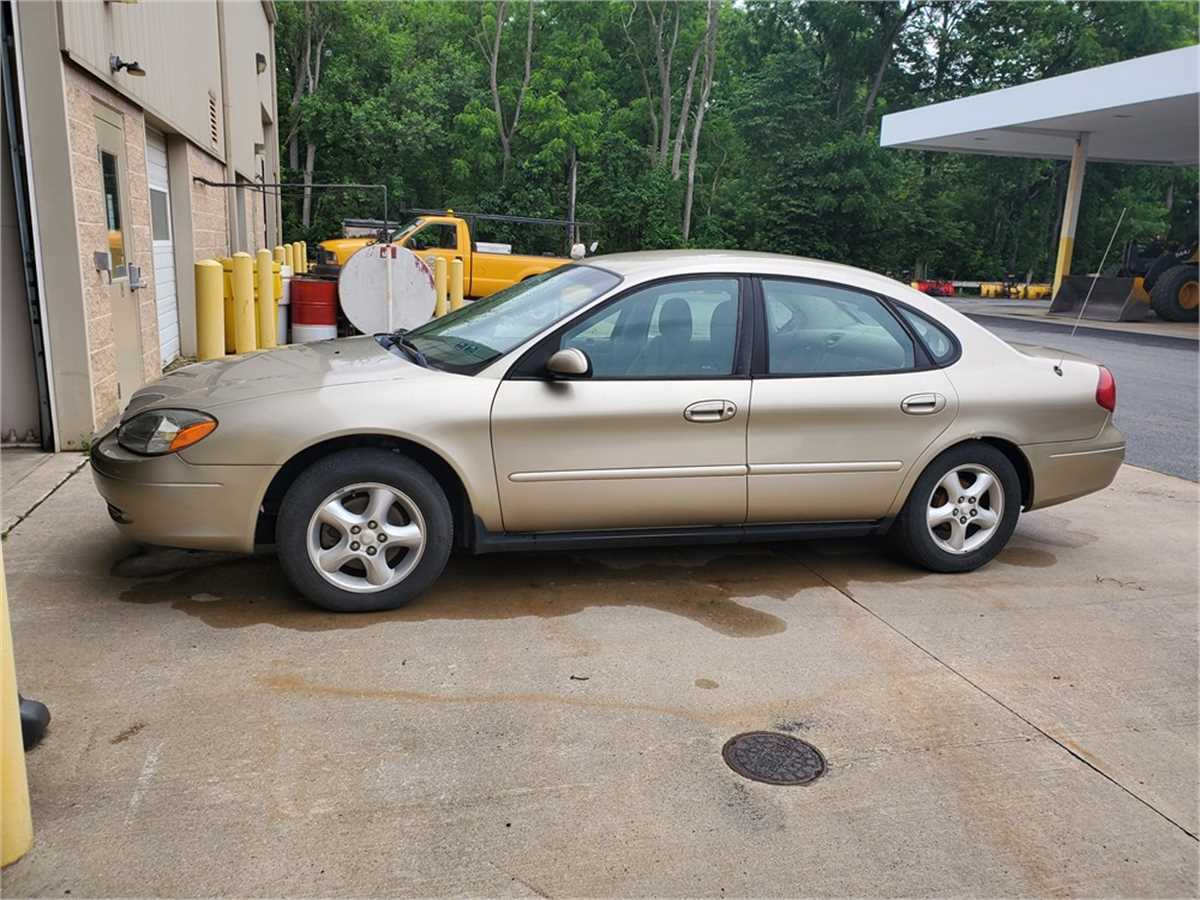 2001Ford Taurus SES Online Government Auctions of Government Surplus ...