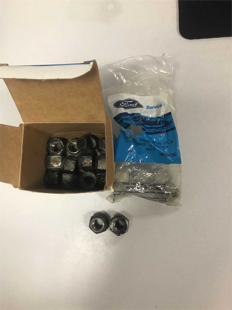 Ford Crown Victoria lug nuts acorn style for older 2000 cars Online