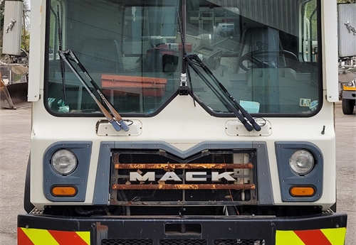 2009 Mack MRU612- 20 Yard Packer