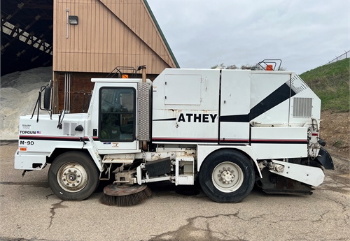 1999 Athey MOBIL M-9D Street Sweeper