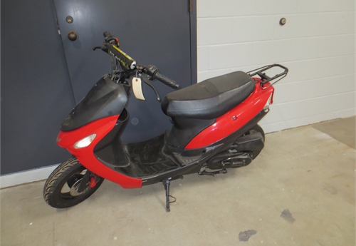 2008 SHENKE SCOOTER - YOU NEED THIS AND IT RUNS!!