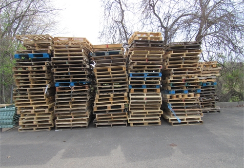 1 Lot Of Various Pallets - DSS3600