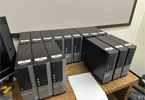 15 Dell Optiplex 7020 i3 and 3 Monitors