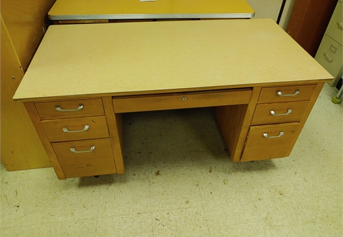 Wooden Desk (BES 29)