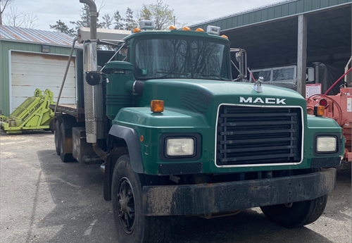 2001 Mack Roll Off 8 speed manual w/flat bed and auto tarp