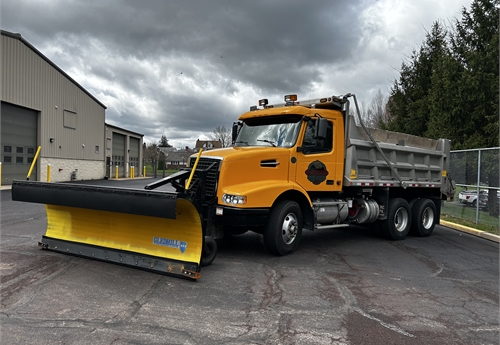 2006 Volvo dump truck with plow and spreader