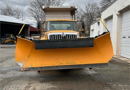 2009 International 7400 4X4 Dump Truck w/ Plow and Salt Spreader