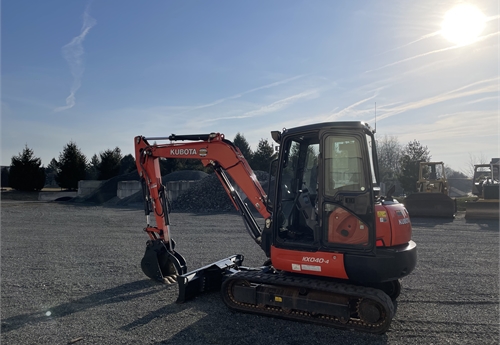 2015 Kubota KX040-4R enclosed cab and 6 buckets only 1790 hours